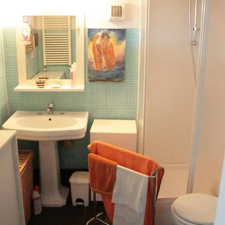 Апартаменты Cozy 4th Floor In Monti Neighborhood *